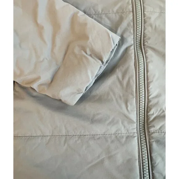 Vuori Women's Canyon Insulated Jacket in Laurel Large - Picture 7 of 7